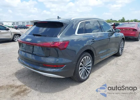 2019 Audi E-Tron Premium Plus z USA, uszkodzony, nr VIN WA1VAAGE1KB025145